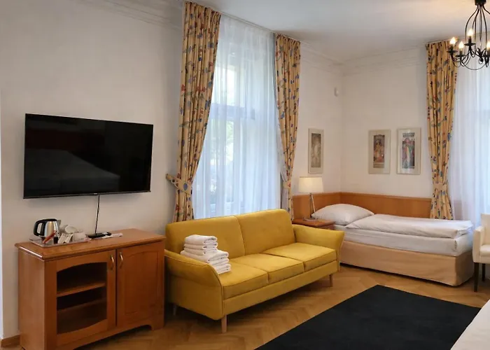 Residence Dykova - Former Pension Jana, Domov Mladeze Prag